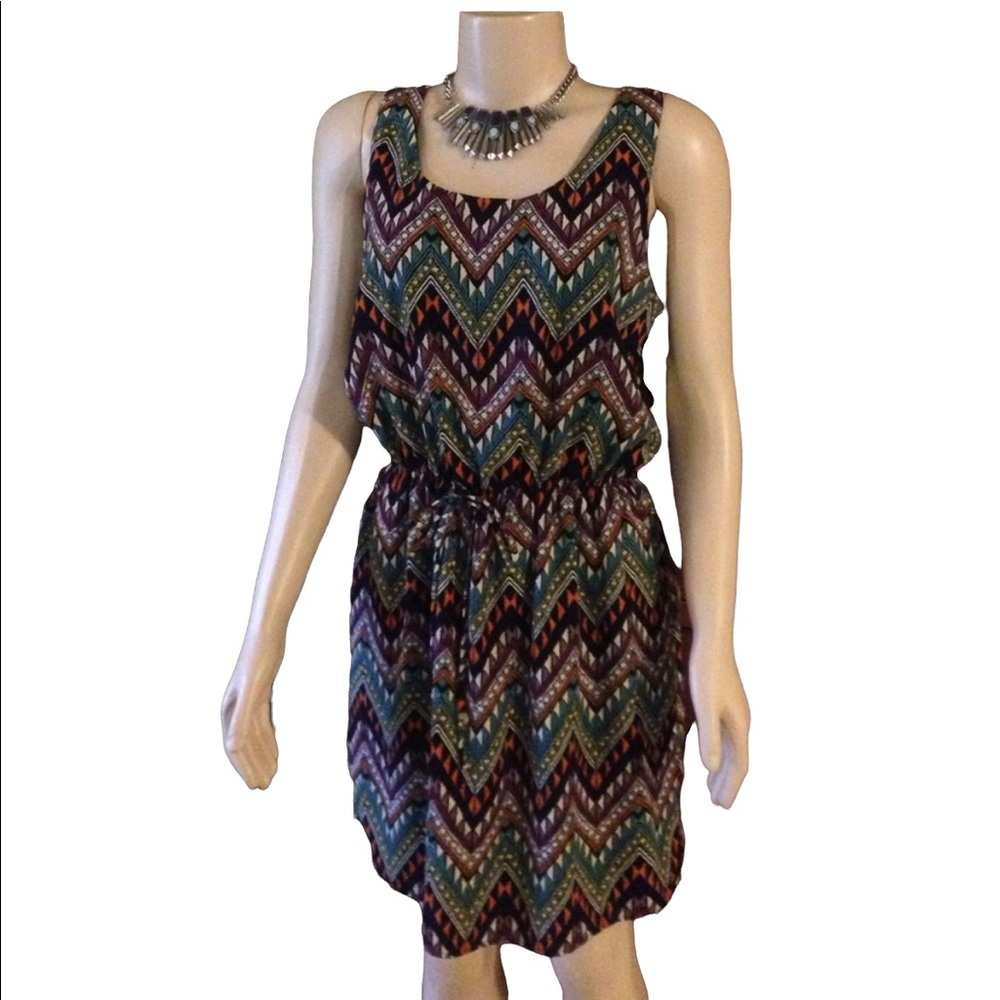 Beautiful chevron printsleeveless dress size L